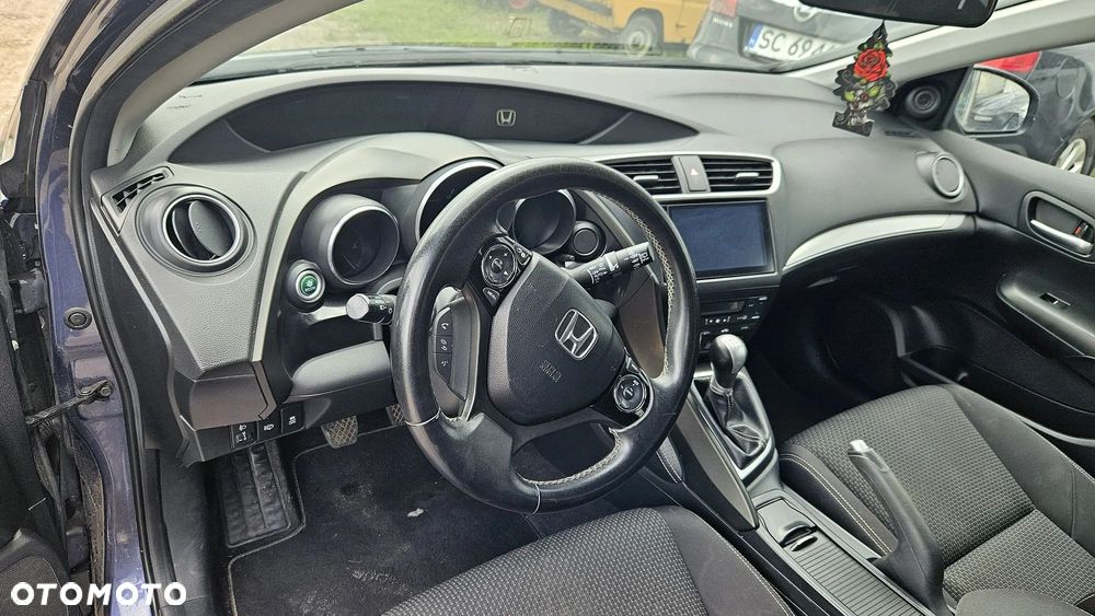 Honda Civic 1.6 i-DTEC Executive Black Edition - 8