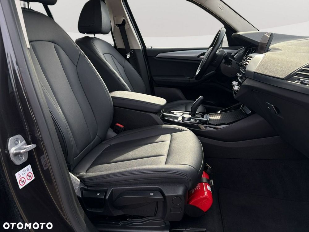 BMW X3 xDrive20i - 29