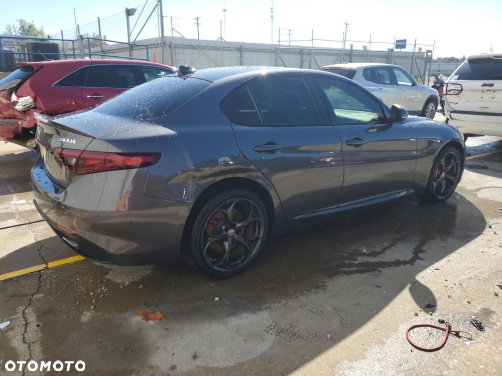 Alfa Romeo Giulia - 6