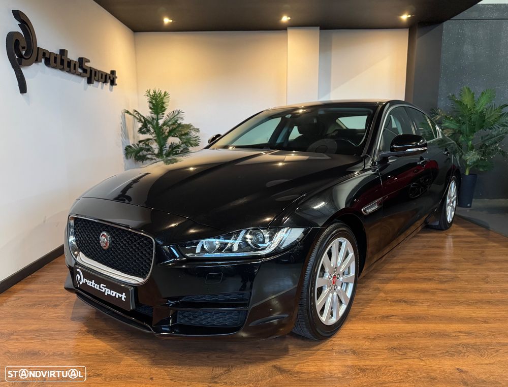 Jaguar XE 2.0 D R-Dynamic HSE - 2