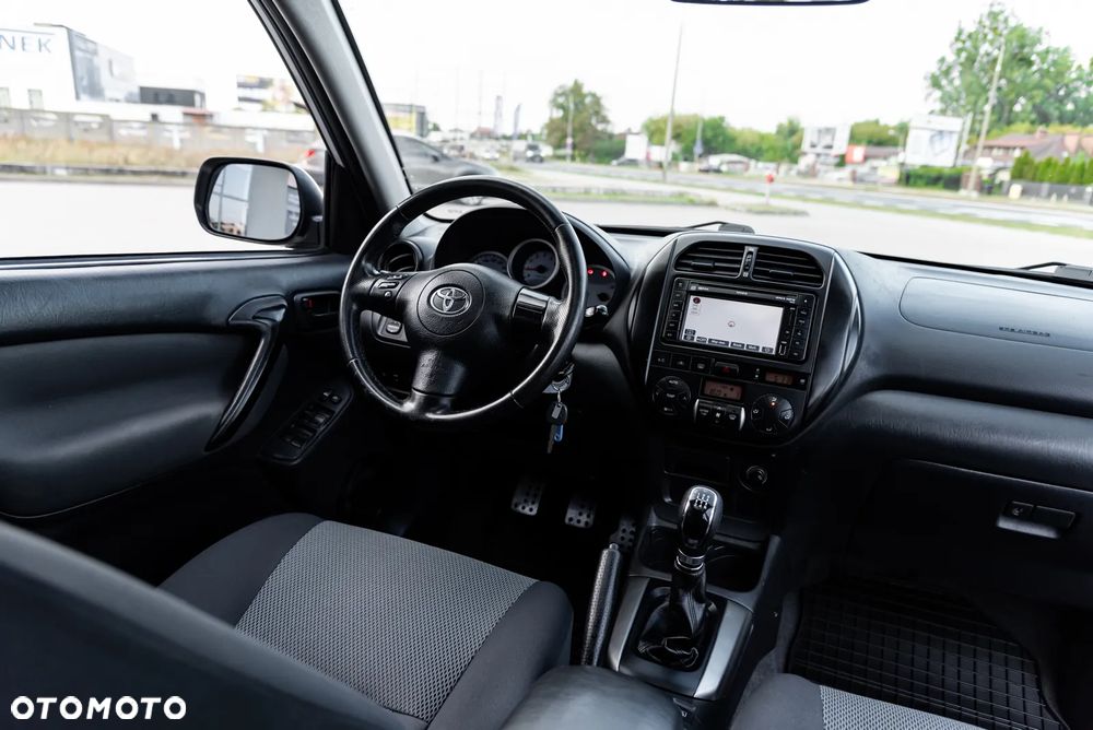 Toyota RAV4 4x4 Edition - 17