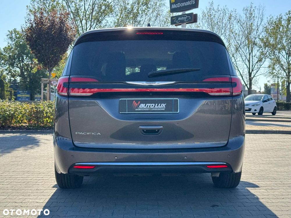 Chrysler Pacifica - 18