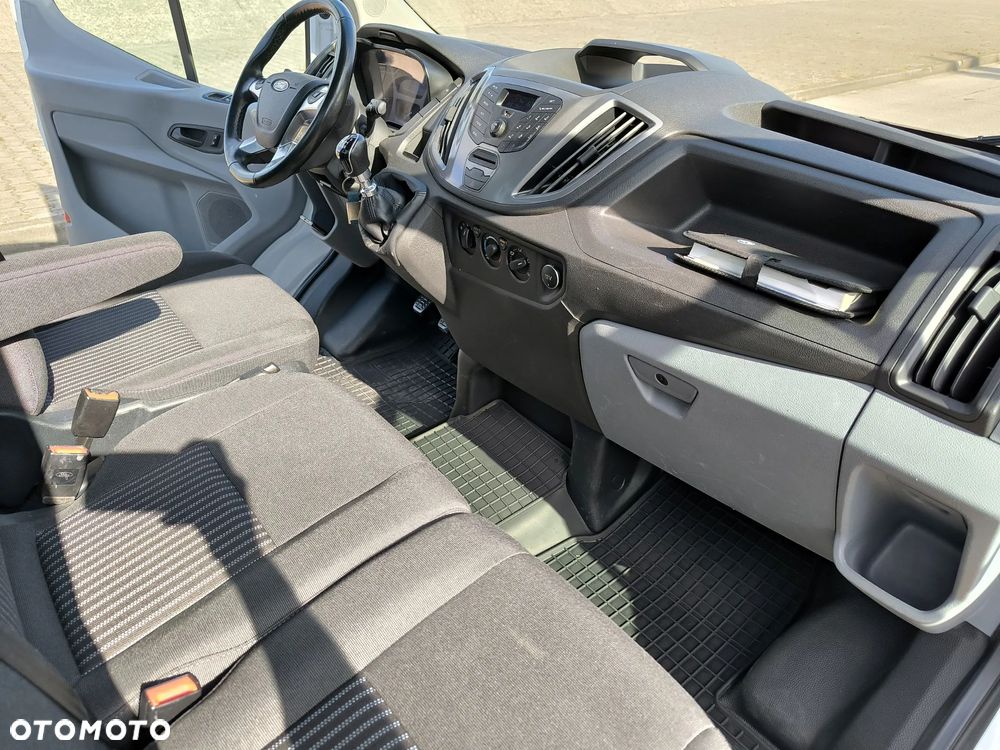 Ford Transit - 28