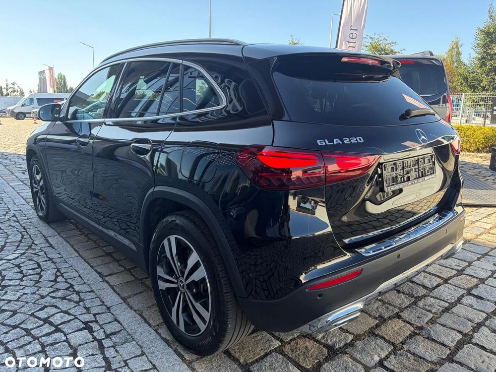 Mercedes-Benz GLA 220 mHEV 4-Matic Progressive 8G-DCT - 4