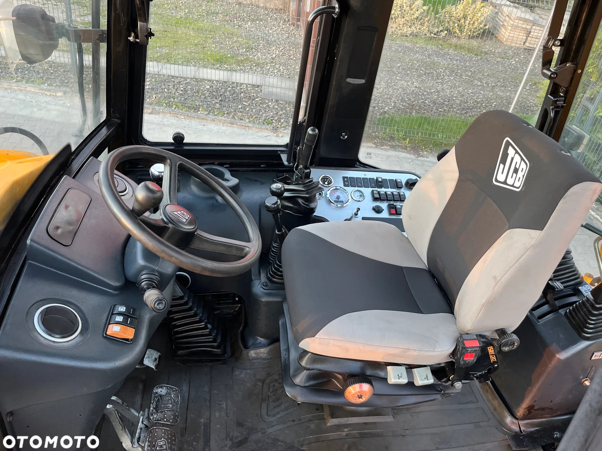 JCB 2CX - 27