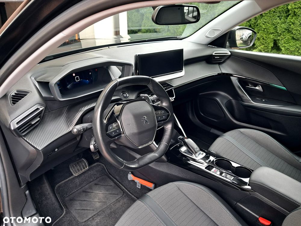 Peugeot 2008 BlueHDi 130 EAT8 Active - 17