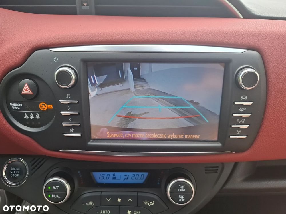 Toyota Yaris 1.5 Selection - 23