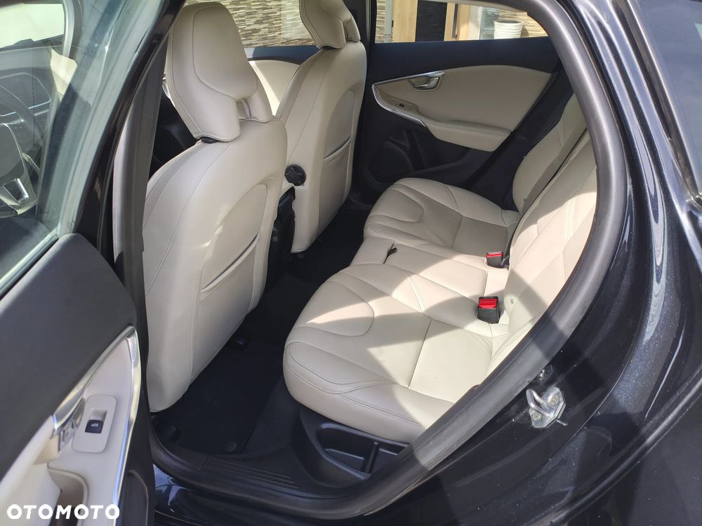 Volvo V40 D4 Summum - 11