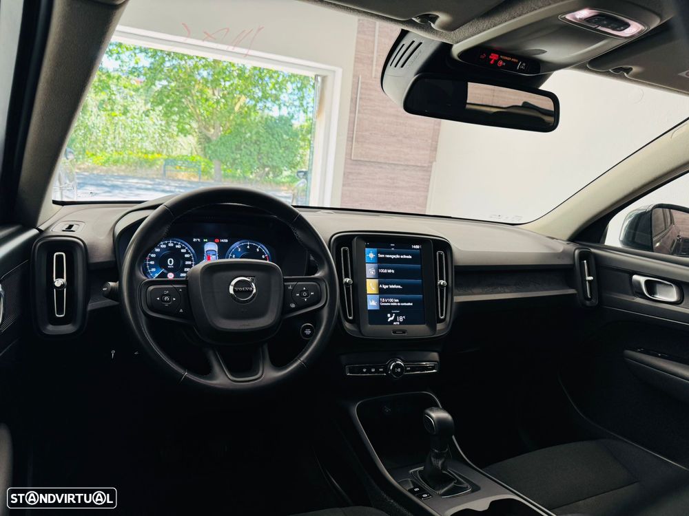 Volvo XC 40 1.5 T2 Momentum Plus - 10