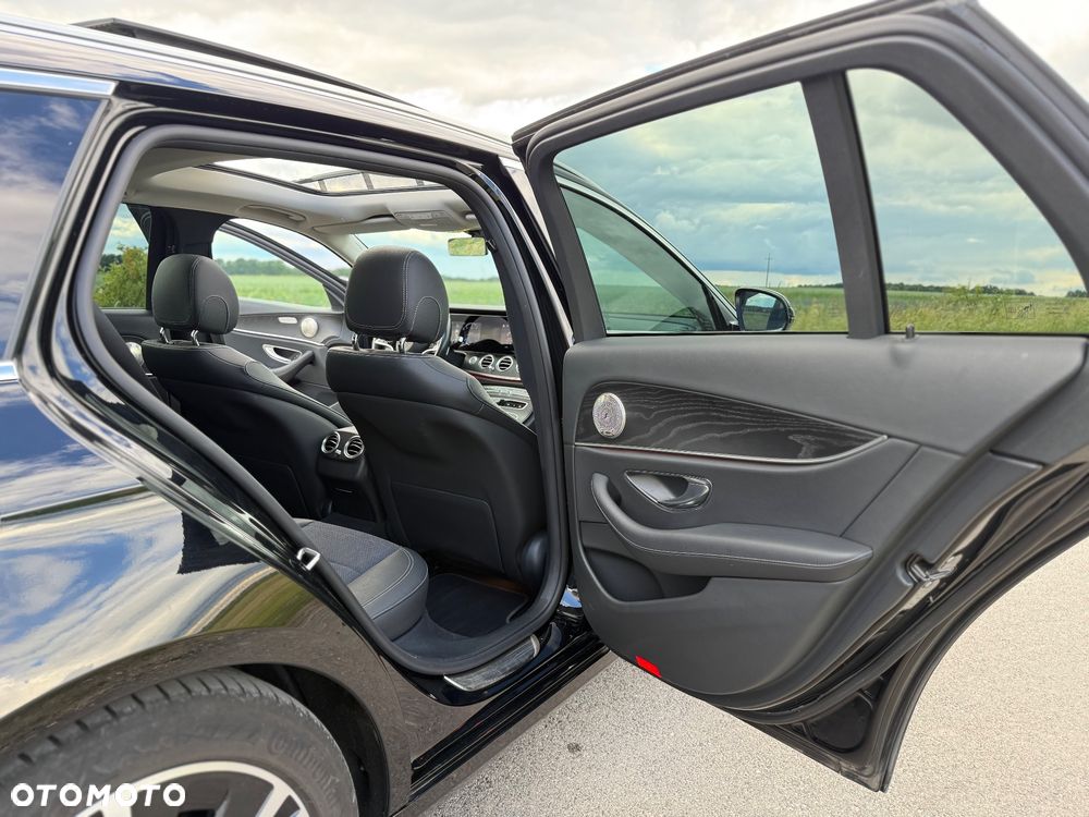 Mercedes-Benz Klasa E 220 d 9G-TRONIC Avantgarde - 24