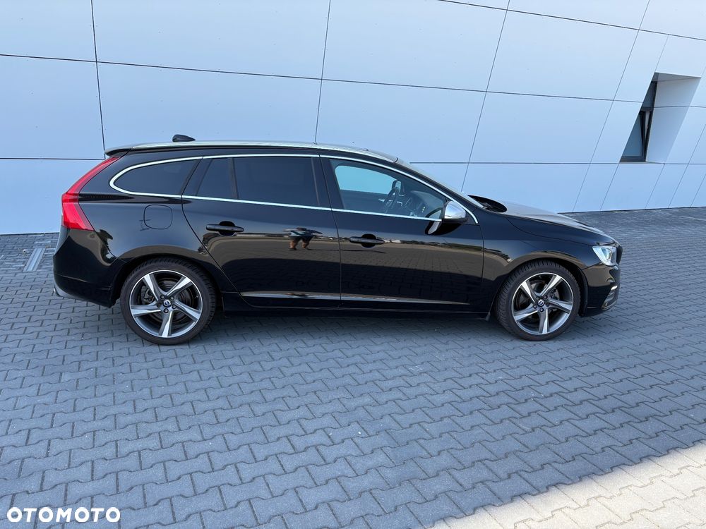 Volvo V60 D2 Drive-E R-Design Kinetic - 4