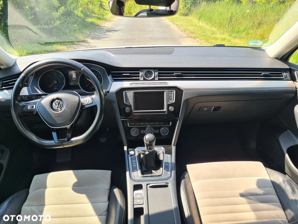 Volkswagen Passat - 18