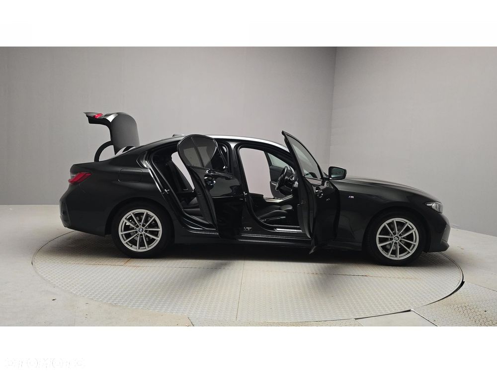 BMW Seria 3 320d xDrive mHEV M Sport - 13