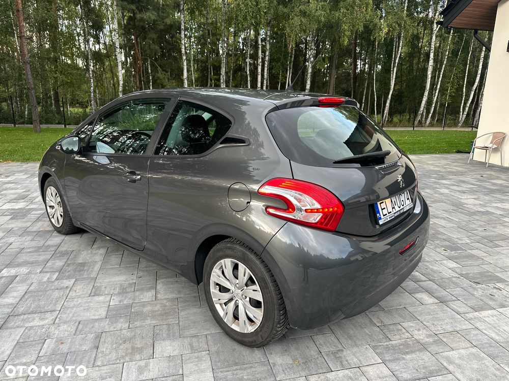 Peugeot 208 95 VTI Allure - 24
