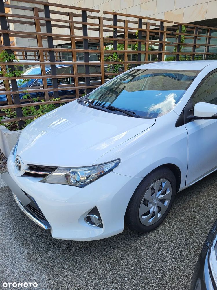 Toyota Auris 2.0 D-4D Dynamic - 2