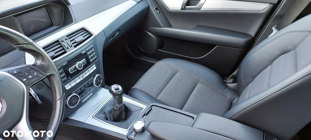 Mercedes-Benz Klasa C - 32