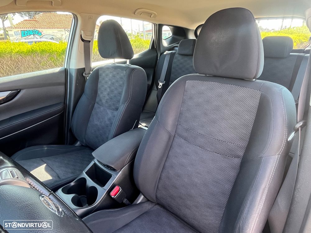 Nissan Qashqai 1.6 dCi Xtronic ACENTA - 10