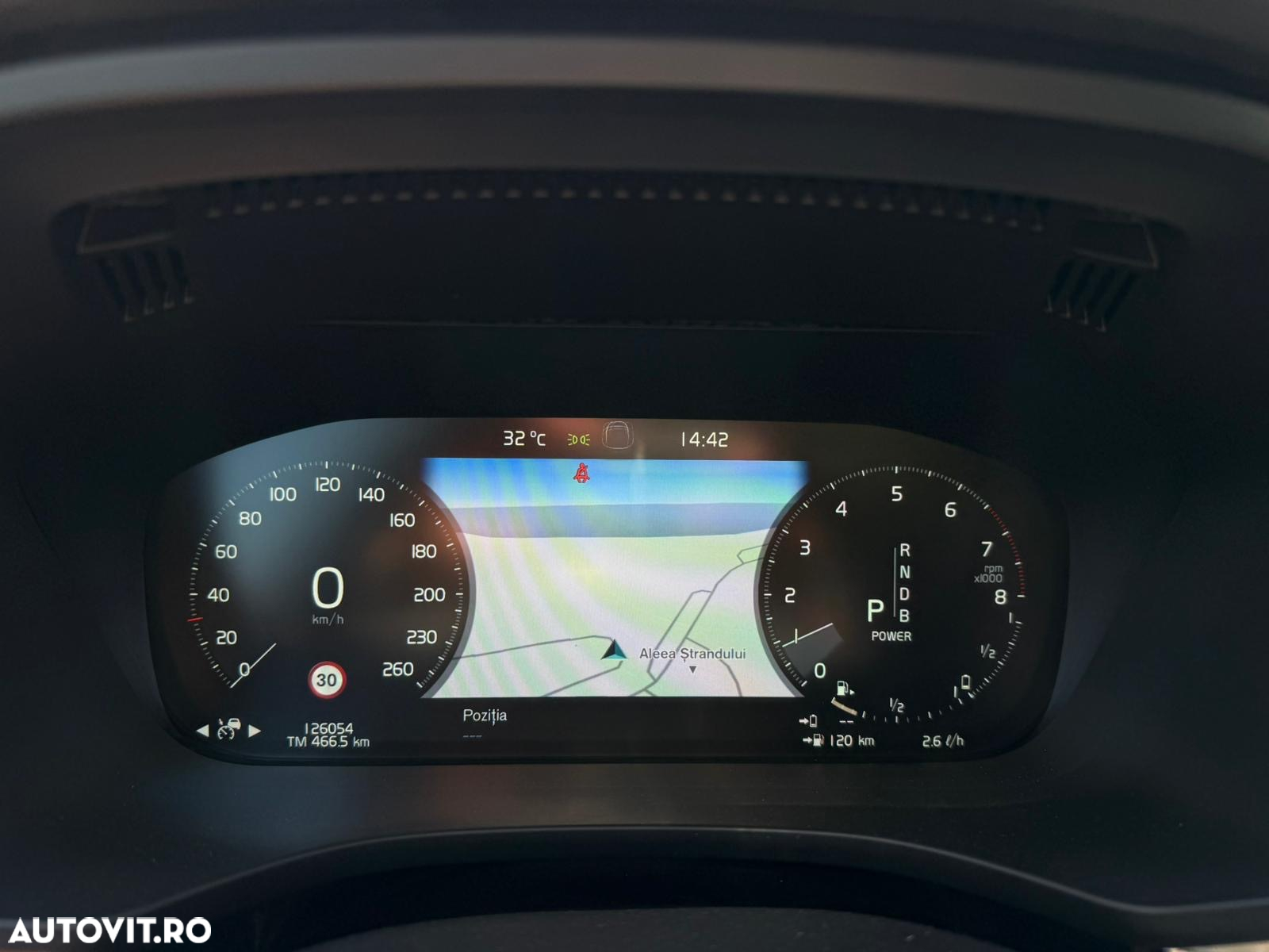 Volvo XC 60 T8 Twin Engine AWD Momentum Pro - 4
