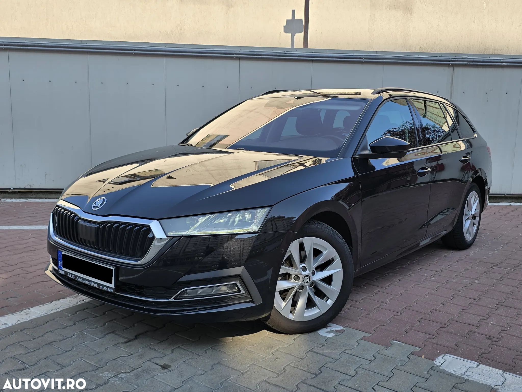 Skoda Octavia Combi 2.0 TDI Style - 1
