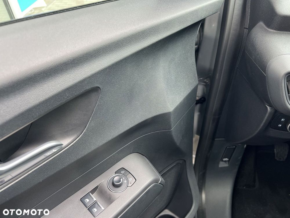 Ford Transit Courier - 10