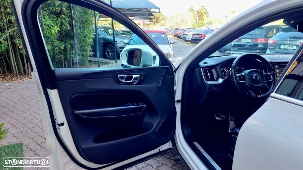 Volvo XC 60 2.0 T8 PHEV R-Design AWD - 6