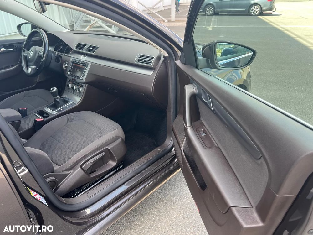 Volkswagen Passat 2.0 TDI BlueMotion Technology Comfortline - 14
