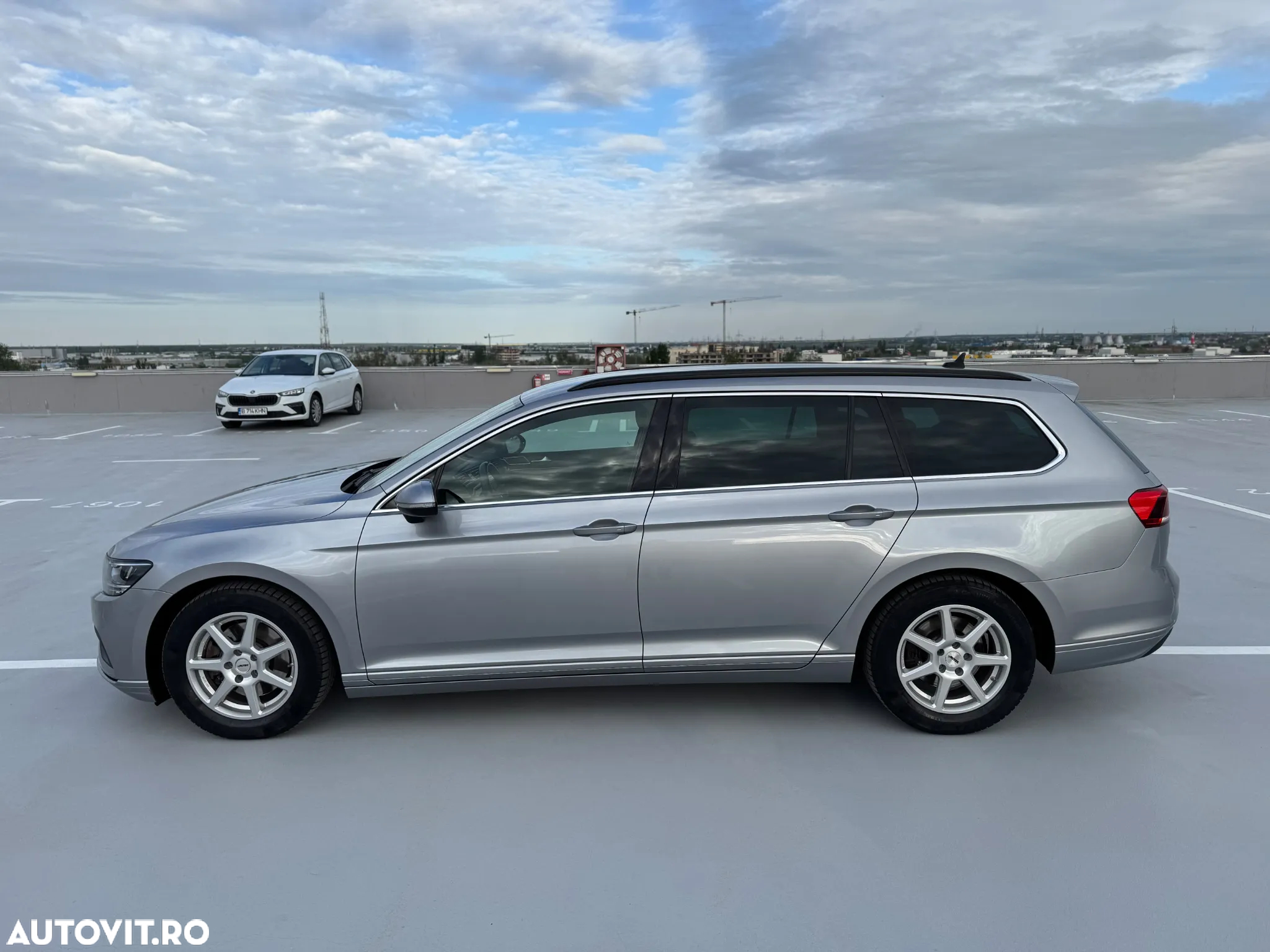 Volkswagen Passat - 8