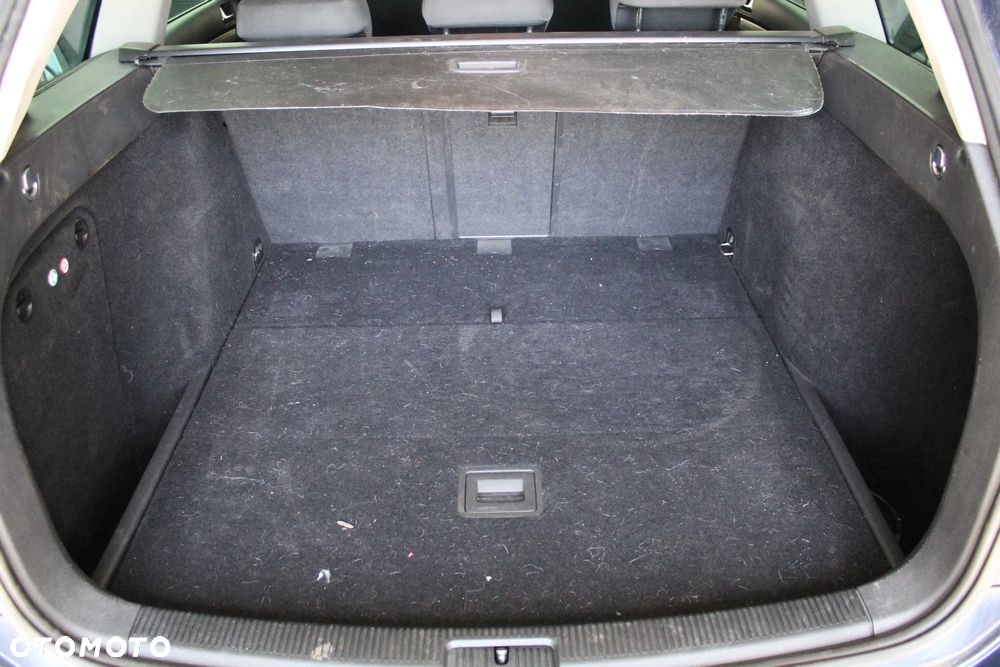 Volkswagen Golf - 22