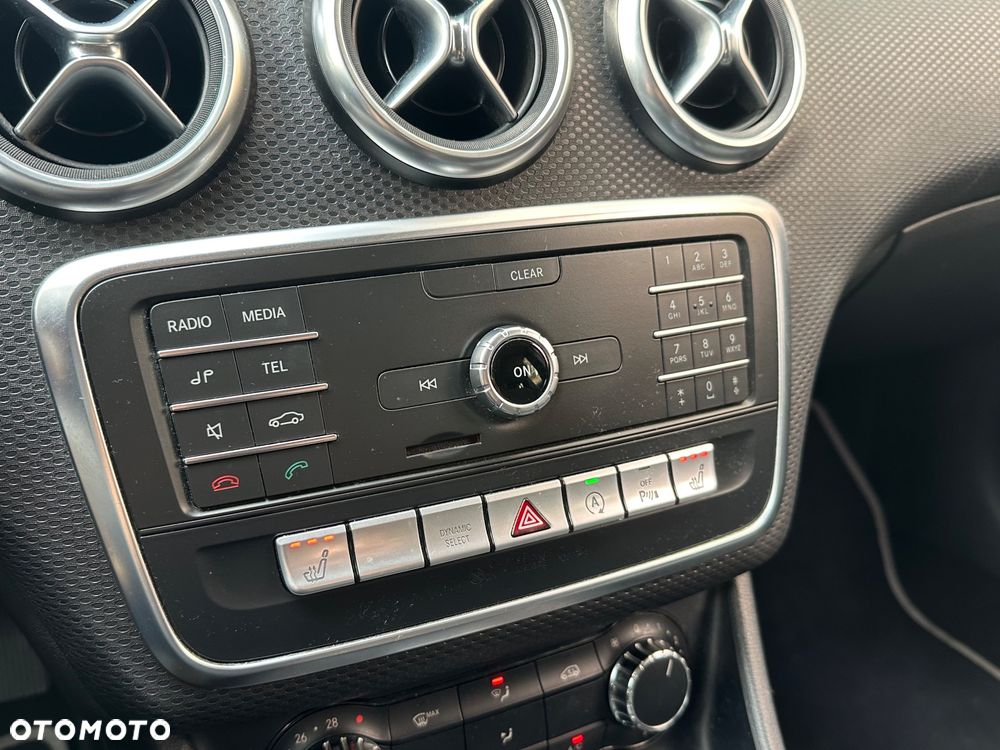 Mercedes-Benz Klasa A 180 7G-DCT - 24