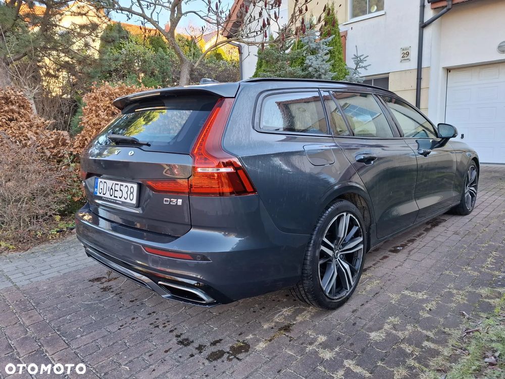 Volvo V60 D3 R-Design - 3