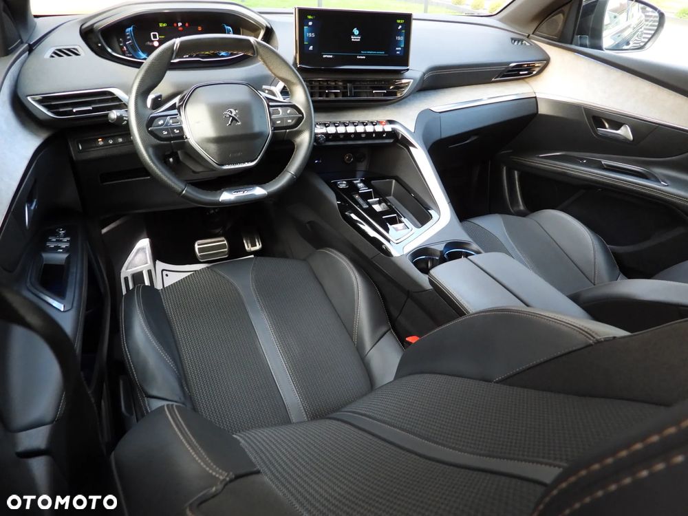 Peugeot 3008 225 e-EAT8 GT - 33