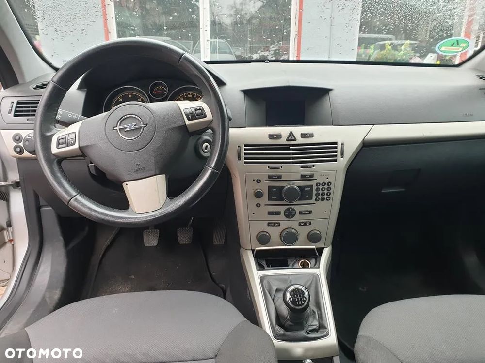 Opel Astra 1.9 CDTI DPF Cosmo - 11