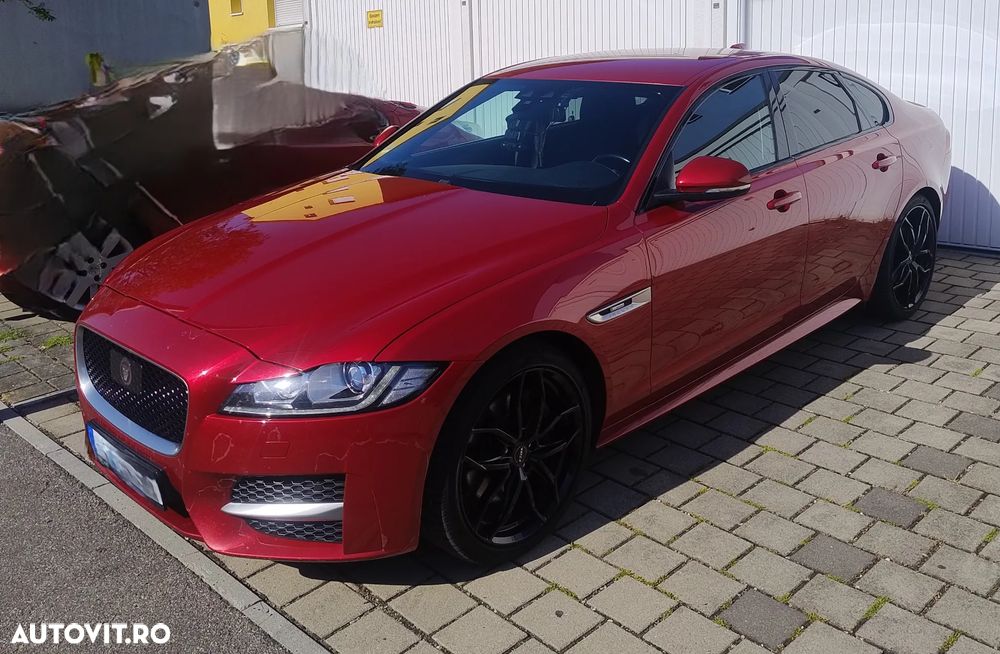 Jaguar XF 30d RWD R-Sport - 4