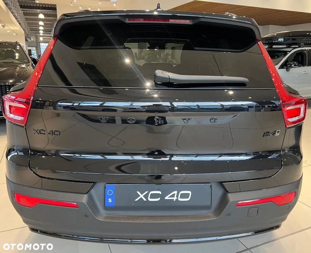 Volvo XC 40 B4 B AWD DKG Ultimate Dark - 14