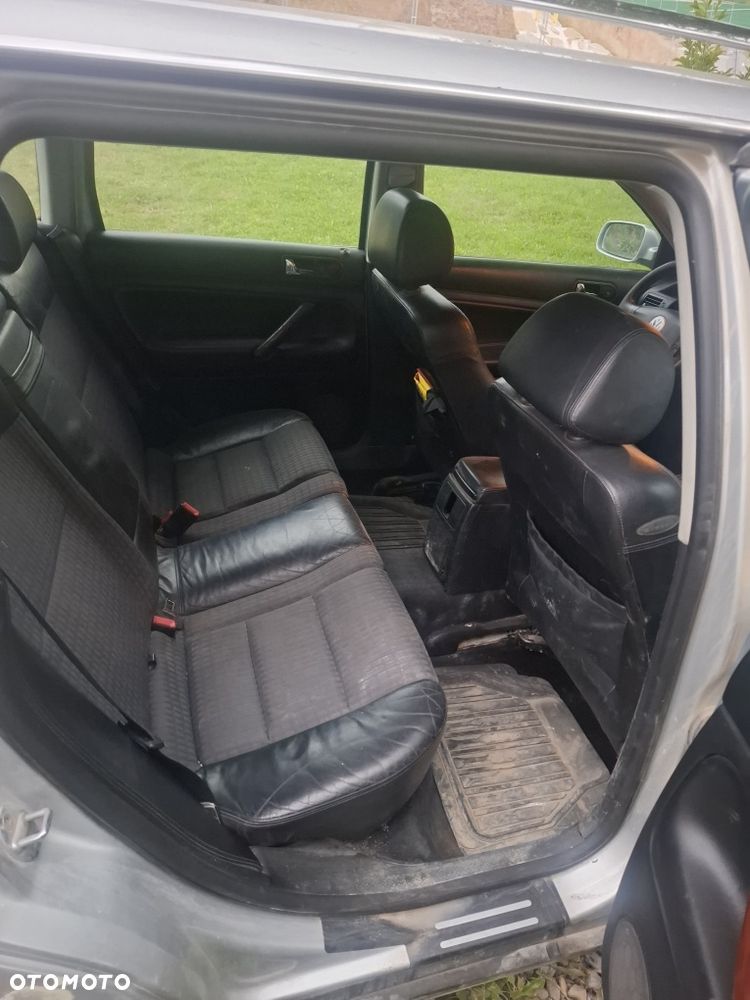 Volkswagen Passat - 5