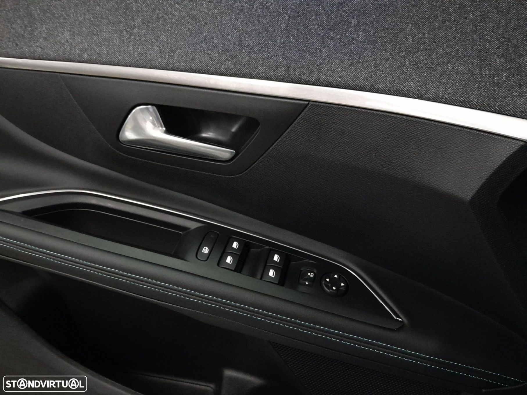 Peugeot 5008 1.2 PureTech Allure EAT8 - 22