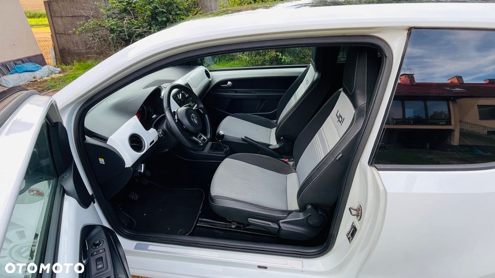 Volkswagen up! - 13