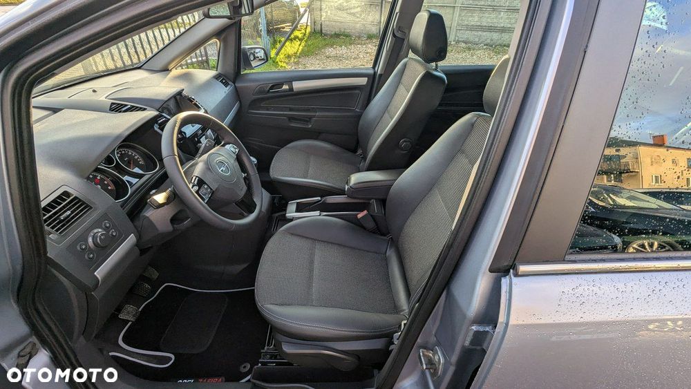 Opel Zafira - 12