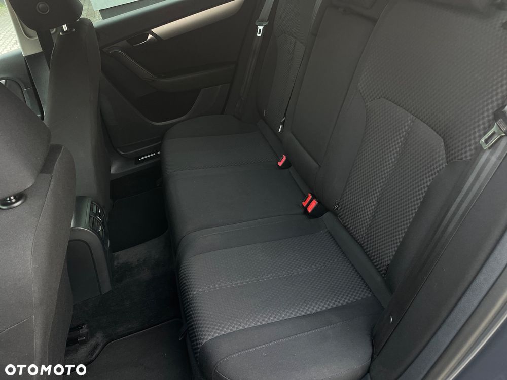 Volkswagen Passat 2.0 TDI DPF Trendline DSG - 15