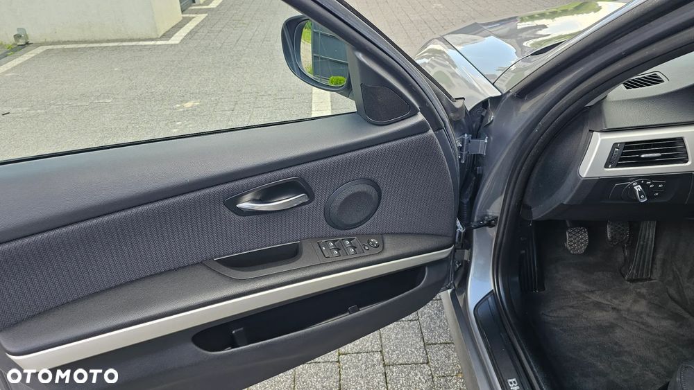 BMW Seria 3 320d - 9