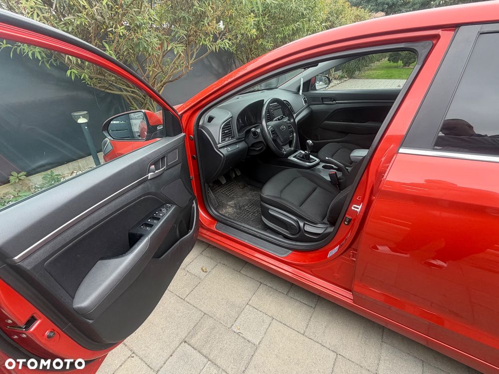 Hyundai Elantra 1.6 CRDi Style - 19