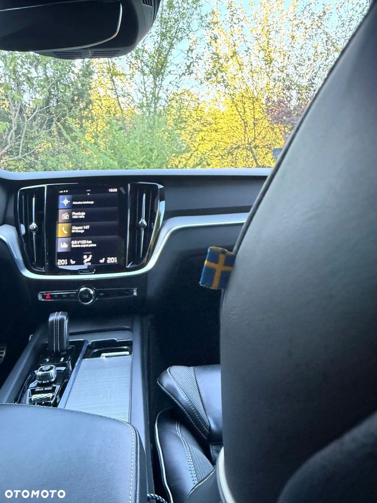 Volvo S60 B4 B R-Design - 35