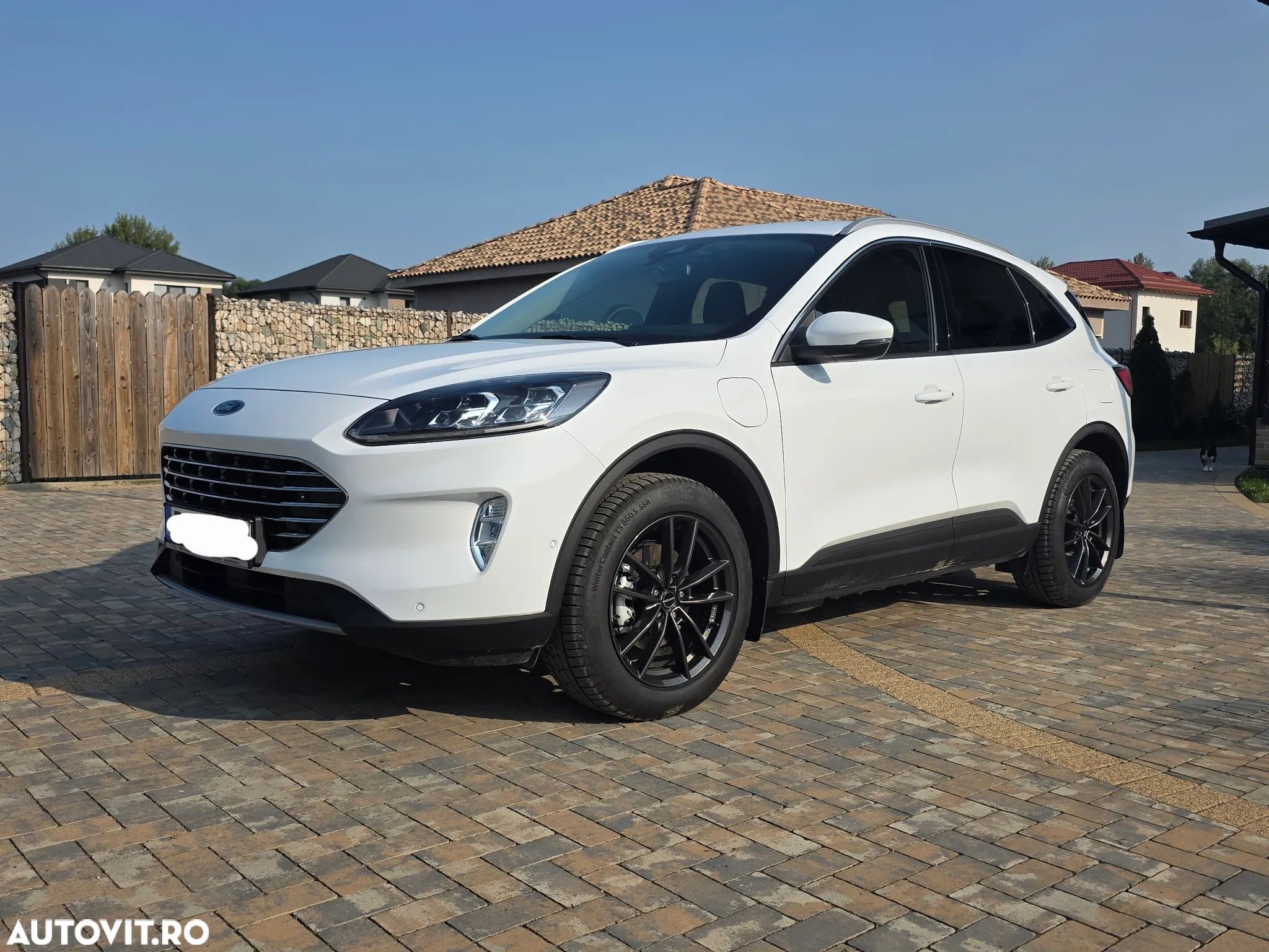 Ford Kuga - 1