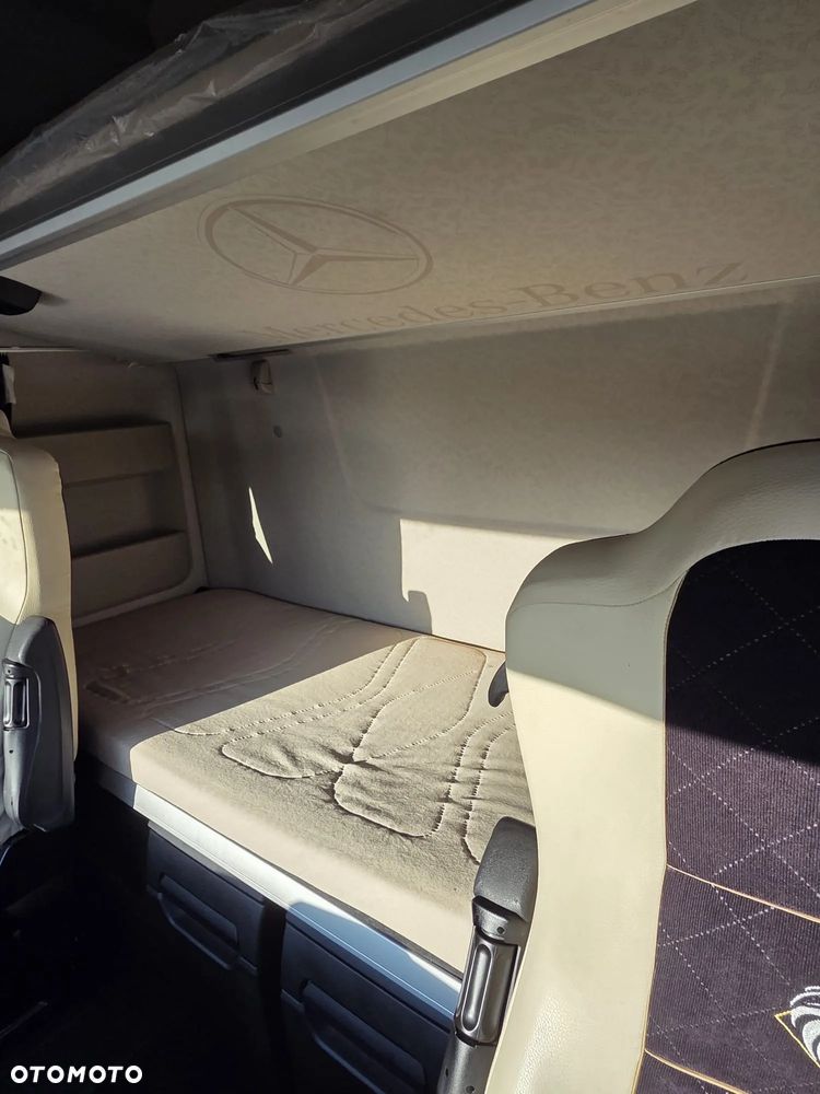 Mercedes-Benz ACTROS 2251 Giga Space - 9