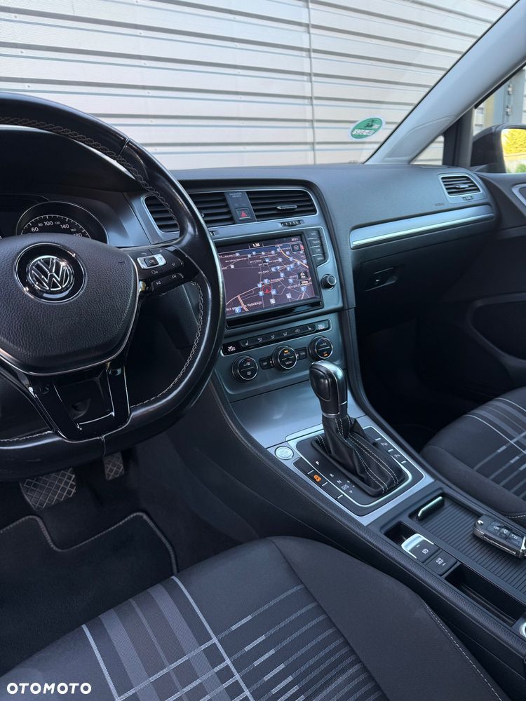 Volkswagen Golf 2.0 TDI BlueMotion Technology DSG Lounge - 9