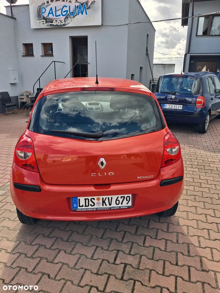 Renault Clio - 2