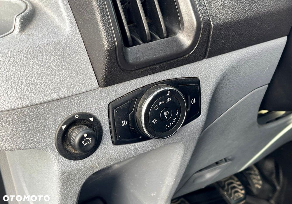 Ford Transit - 12