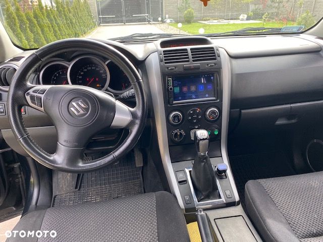 Suzuki Grand Vitara 2.0 - 10