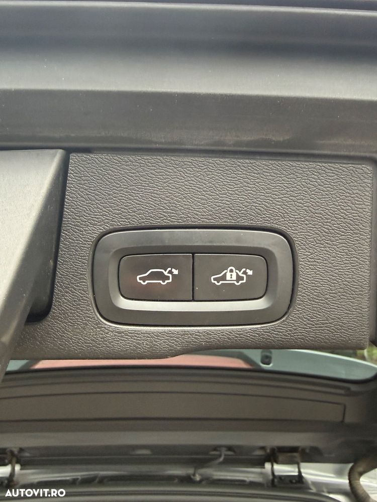 Volvo XC 60 D4 AWD Geartronic RDesign - 8