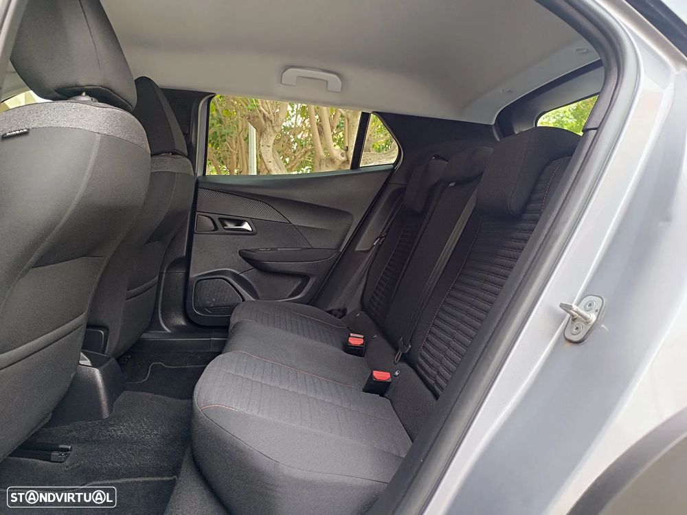 Peugeot 2008 1.2 PureTech Active — fotografia 16